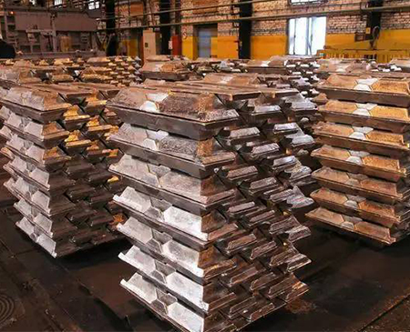 Aluminum prices plummet